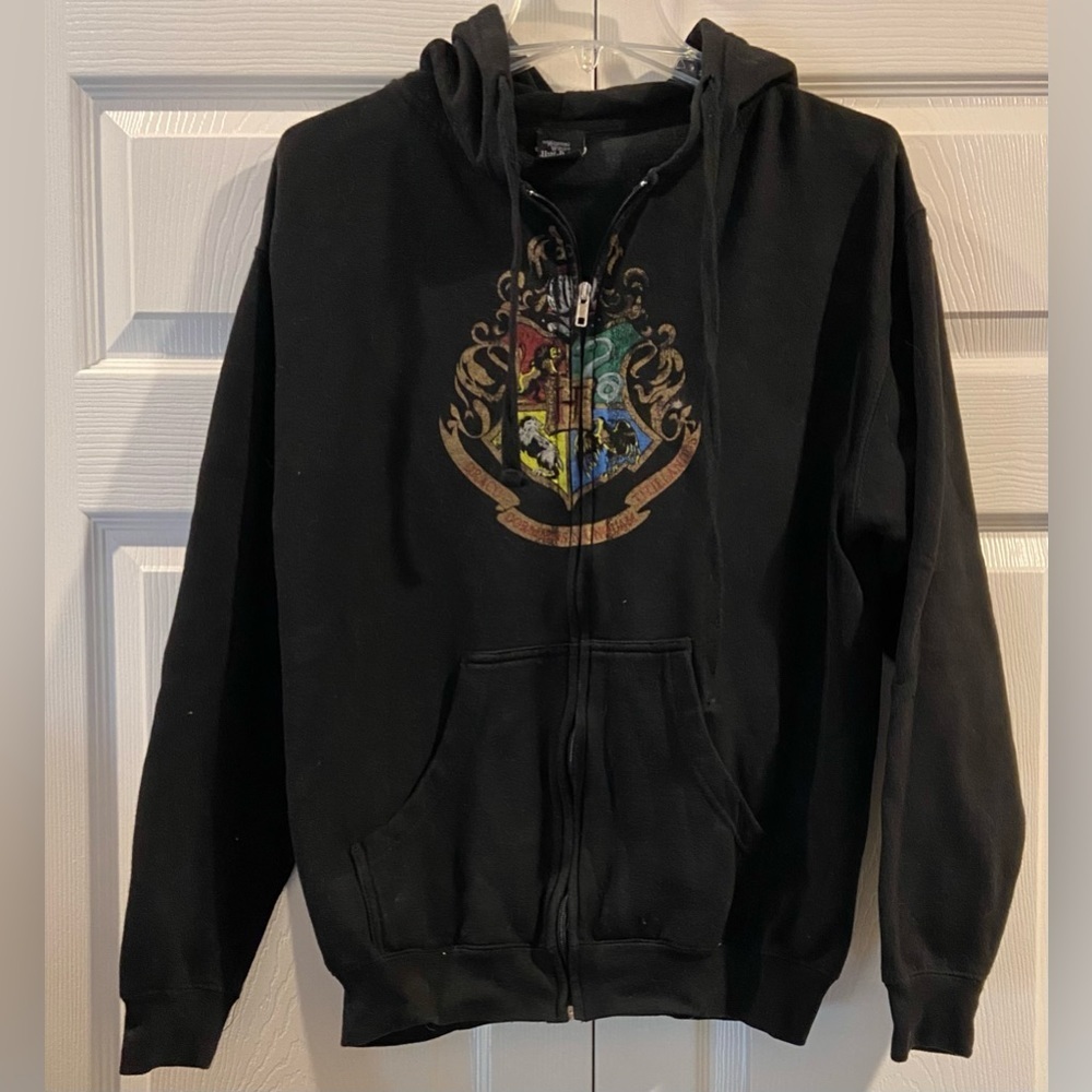Universal Studios The Wizarding World of Harry Potter zip up sweatshirt.  Size M